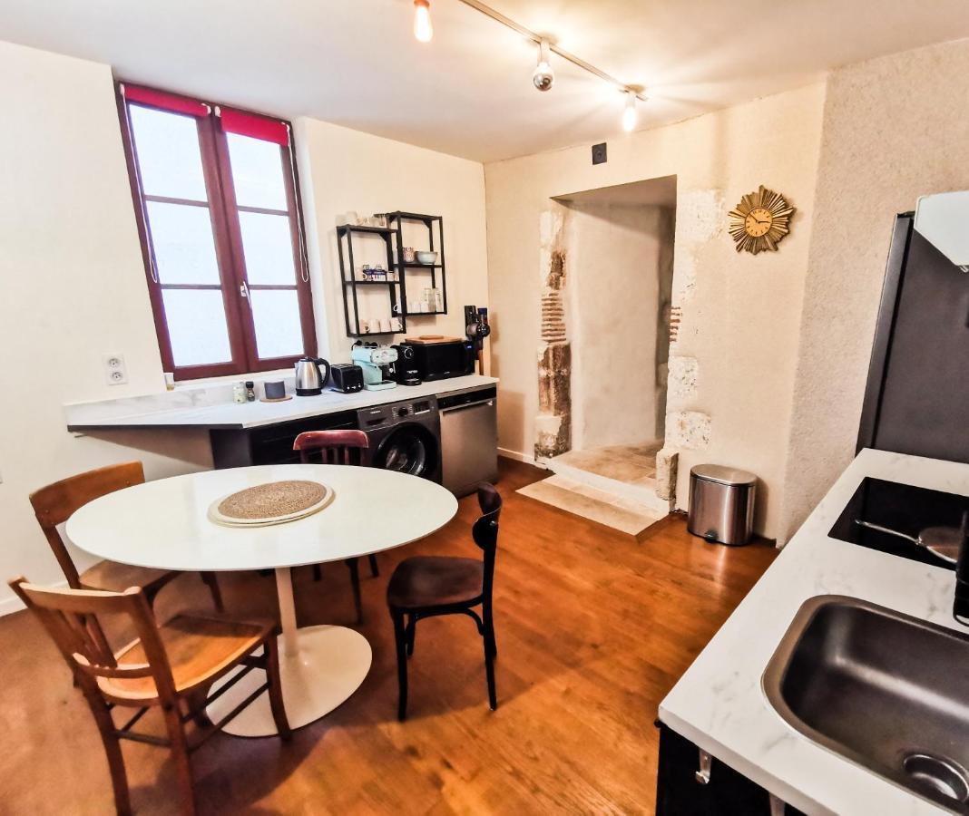 Loft Atypique Au Calme Avec Cour Privative Διαμέρισμα Μπουρζ Εξωτερικό φωτογραφία