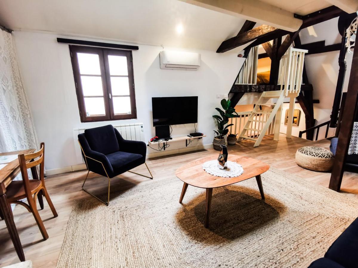 Loft Atypique Au Calme Avec Cour Privative Διαμέρισμα Μπουρζ Εξωτερικό φωτογραφία